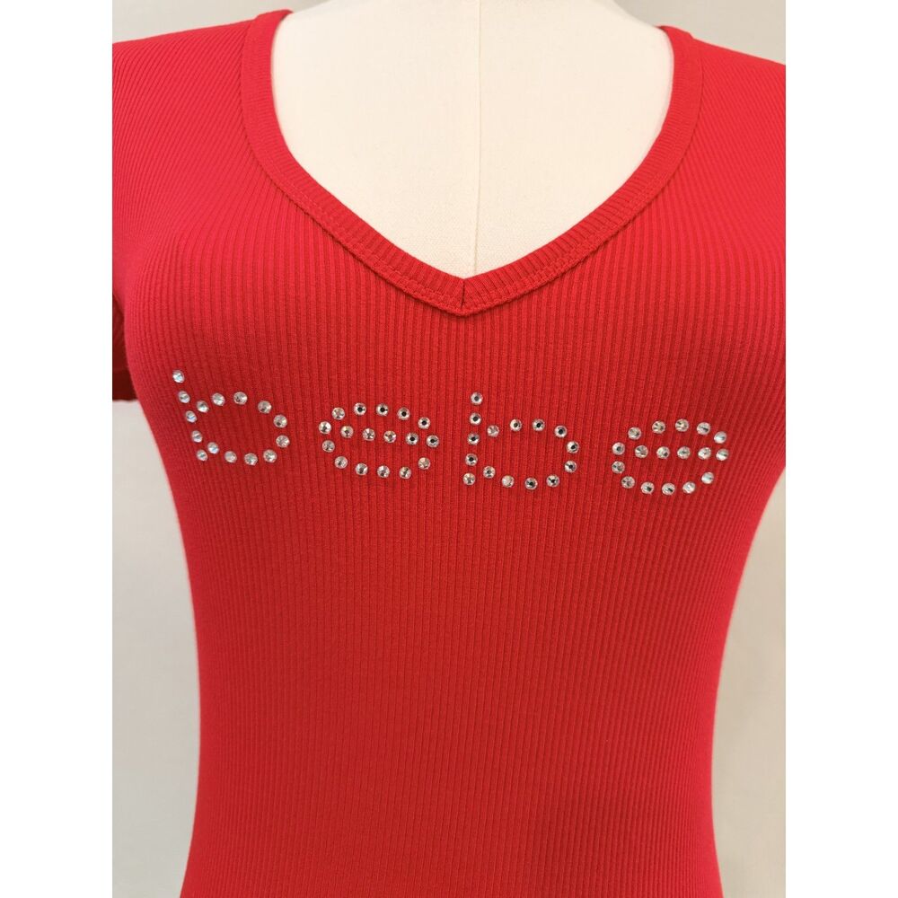 bebe NWT Red Ribbed V-Neck Rhinestone Logo T-Shirt Size S